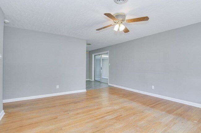 Building Photo - 4 Bedroom 1.5 Bathroom Home in Augusta