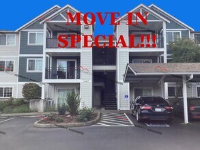 Building Photo - STATUS: AVAILABLE | R202 | $1695.00 + $100...