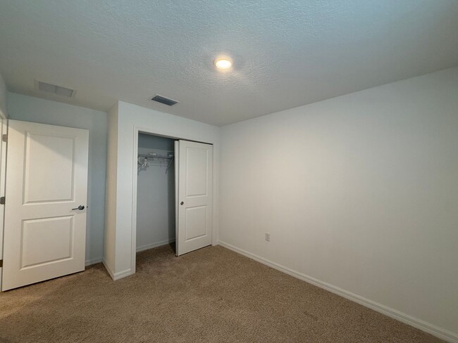 Building Photo - Palmero Community ~ 3 bed/ 2.5 bath Townhouse