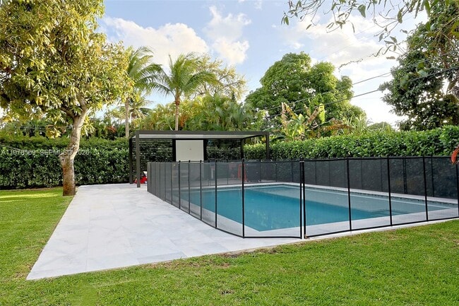 Building Photo - 10804 NW 2nd Ave