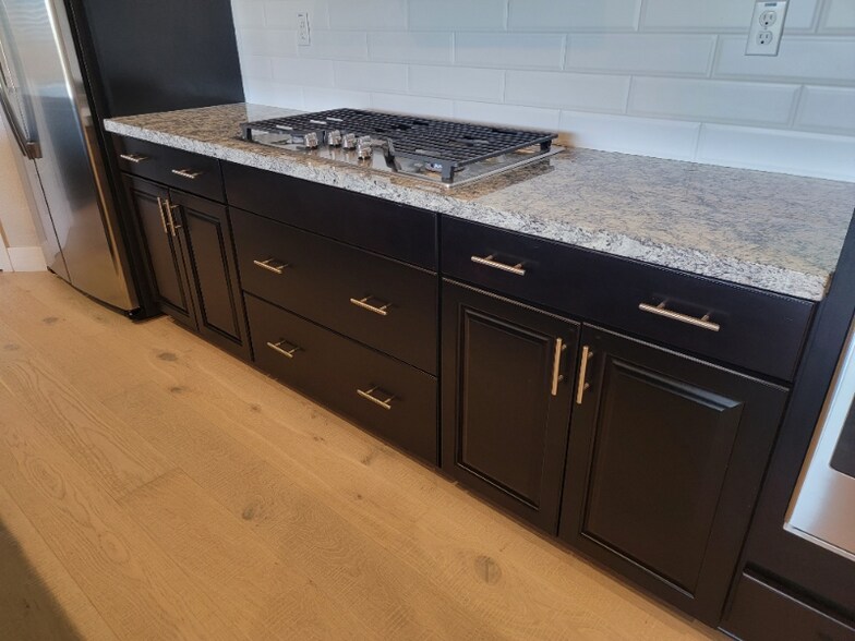 Building Photo - 218 Seacrest Ct