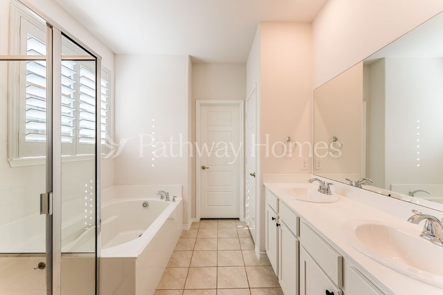 Building Photo - 2300 Pyrite Dr