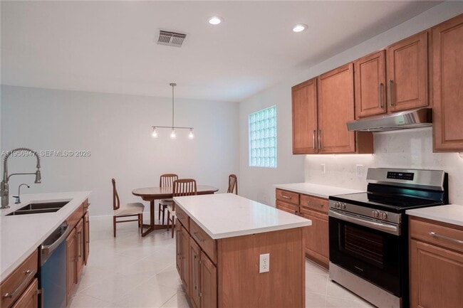 Building Photo - 1518 Fenton Dr