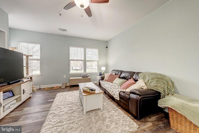 Building Photo - 42461 Rockrose Square