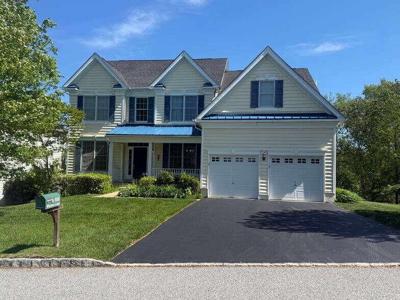 Primary Photo - 606 Winston Ln