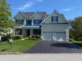 Building Photo - 606 Winston Ln