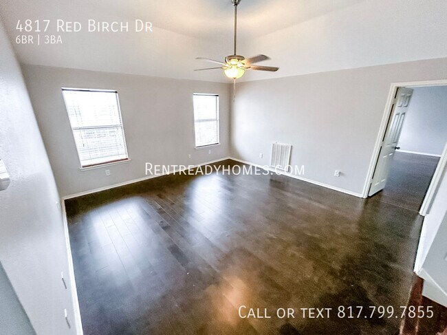 Building Photo - 4817 Red Birch Dr