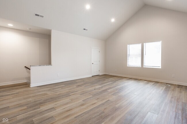 Building Photo - 728 Parkway Ave