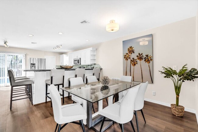 Building Photo - 3624 SW 22nd St