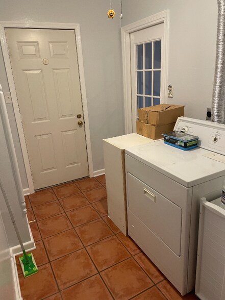 Building Photo - 1205 Pascal Pl