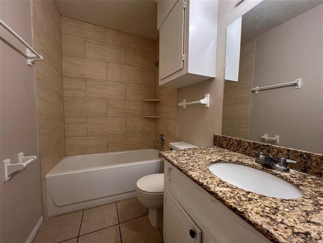 Building Photo - 958 Grand Jct Dr