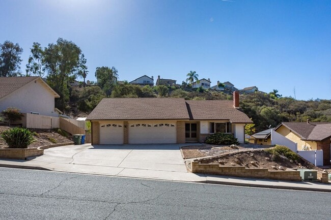 Building Photo - Traditional Home in North Fletcher Hills!