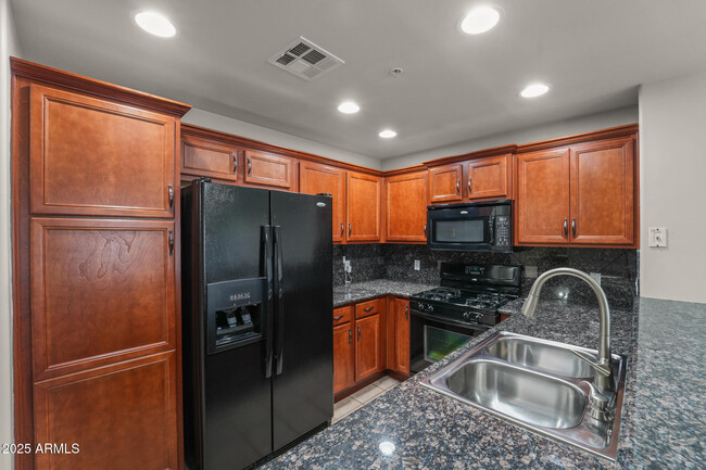 Building Photo - 5350 E Deer Valley Dr
