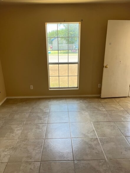 Building Photo - 404 Habanero Dr