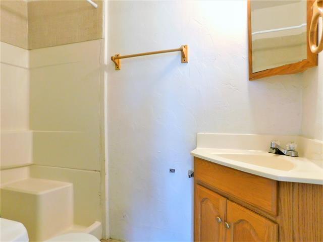 Building Photo - 2001 James St