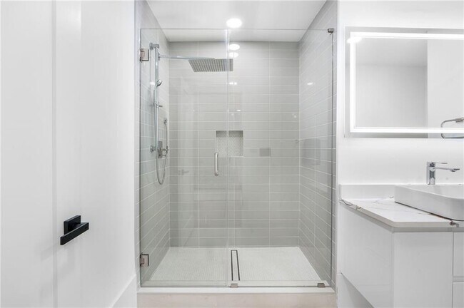 Building Photo - 507 Karen Ln