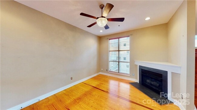 Building Photo - 2062 Atherton Heights Ln