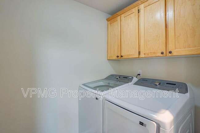 Building Photo - 2115 NW 143rd Cir
