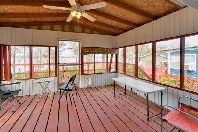 Building Photo - 141 Sunflower Ct