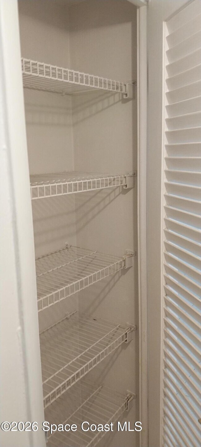 Building Photo - 221 Columbia Dr