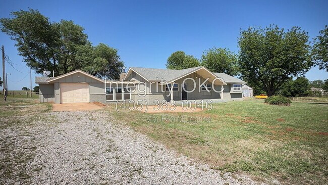 Building Photo - 5150 W Camp Dr