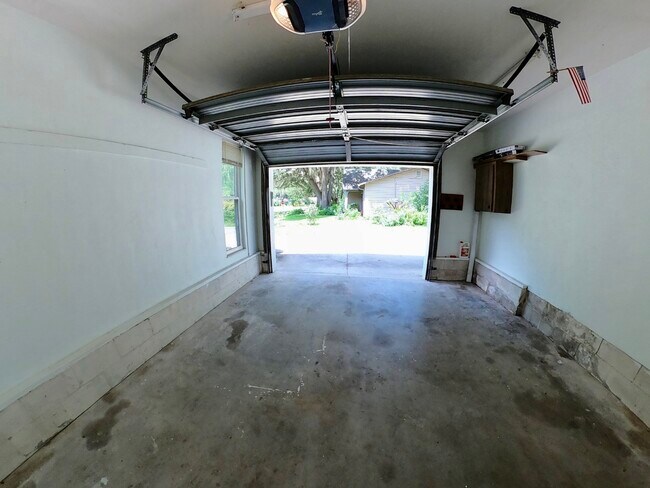 Building Photo - 8108 SW 56th Ave