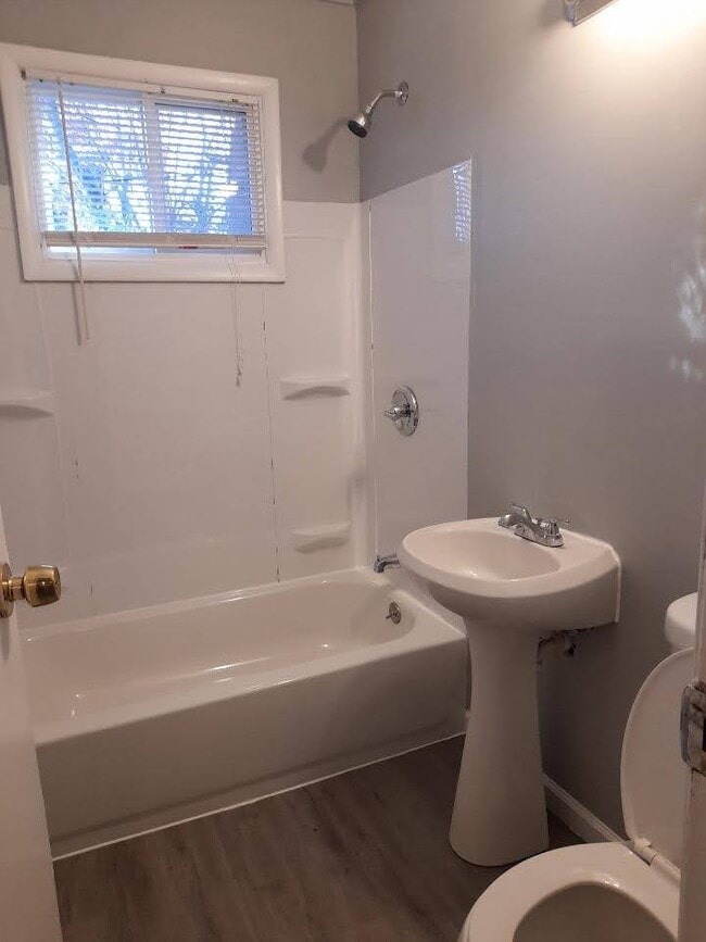 Building Photo - 7009 E 111th St