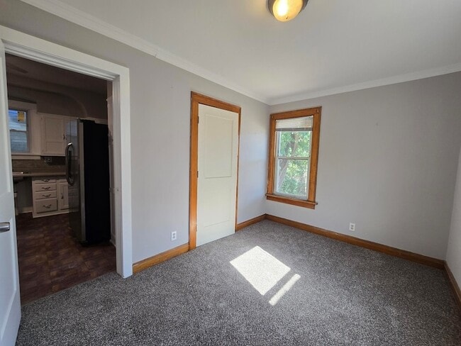 Building Photo - 3741 Parrish Ave