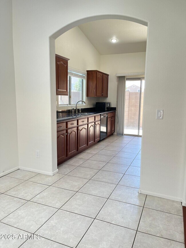 Building Photo - 5023 W Kristal Way