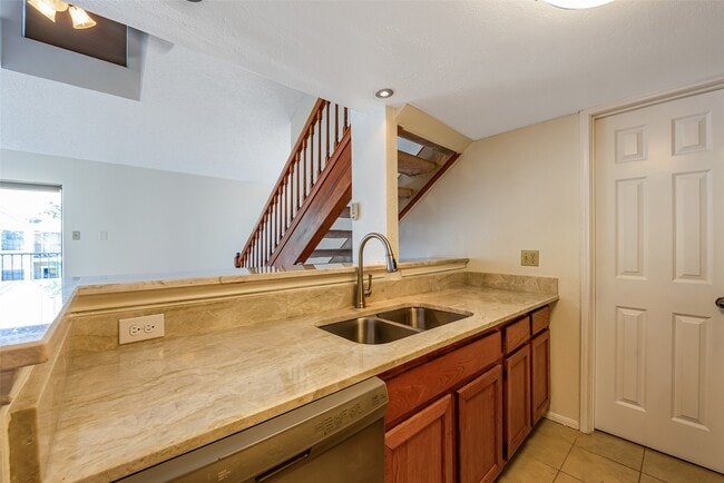 Building Photo - 2300 Old Spanish Trl