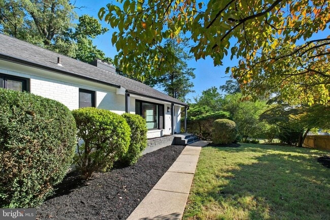 Building Photo - 2539 Gallows Rd