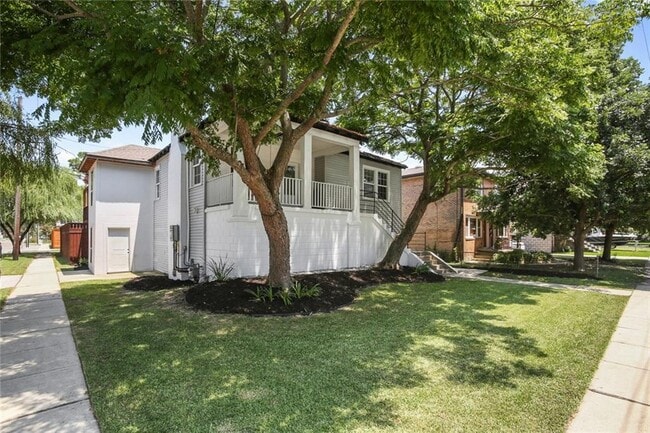 Tree Shaded Front Yard - 5869 Colbert St