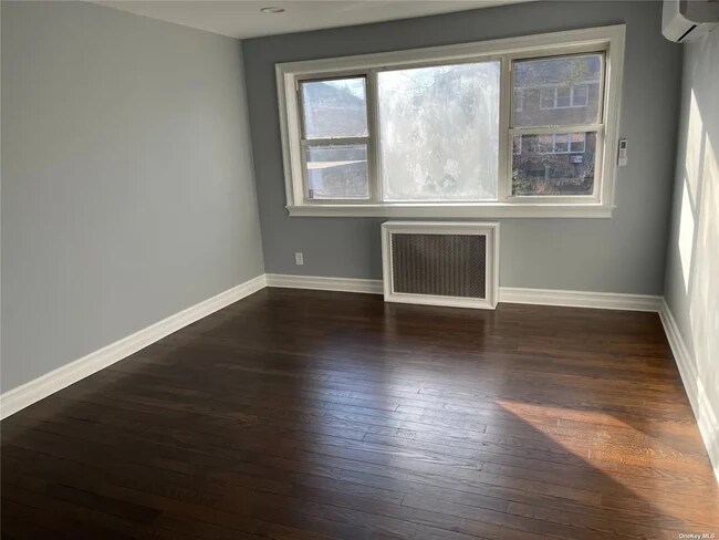 bedroom - 14 Linden St