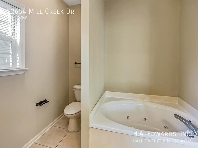 Building Photo - 12654 Mill Creek Dr