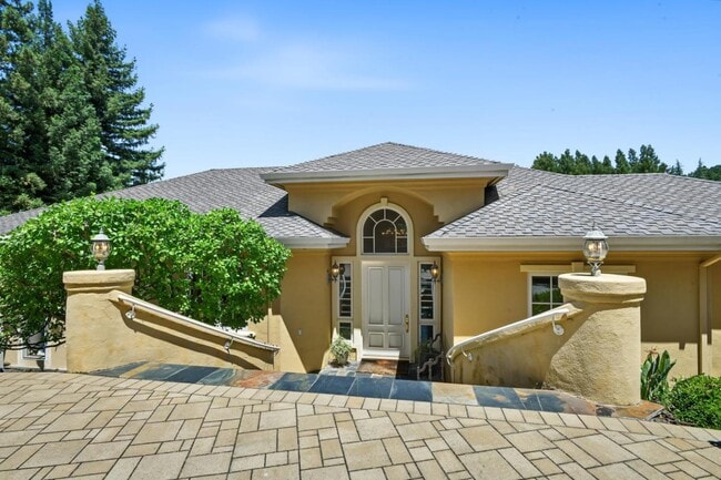 Building Photo - 169 Sausal Dr