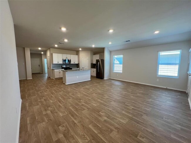 Building Photo - 420 Lancebill Dr
