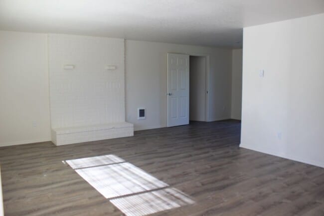 Building Photo - Single Family Home