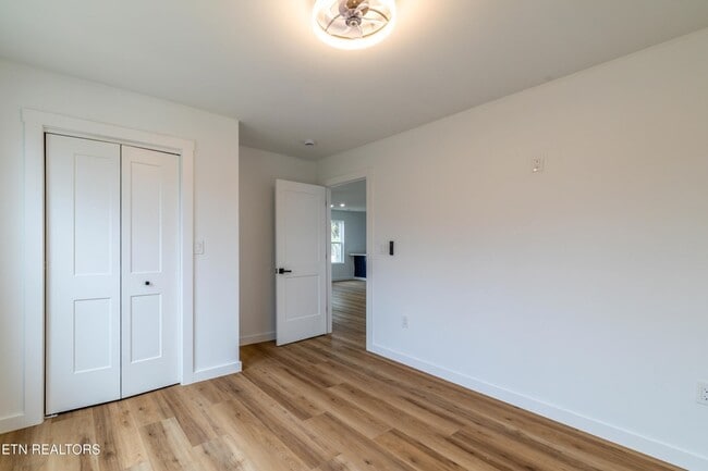 Building Photo - 3412 Ashland Ave