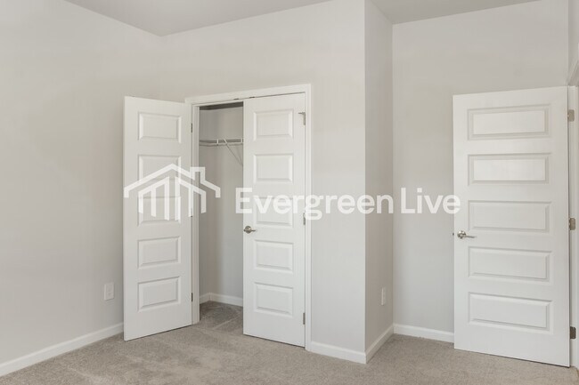 Building Photo - 115 Ashby Pond Dr