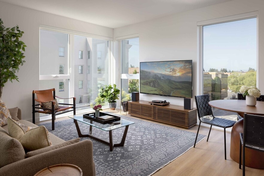 Primary Photo - Felix