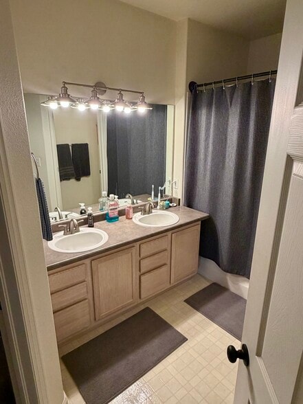 Master Bathroom - 5151 29th St