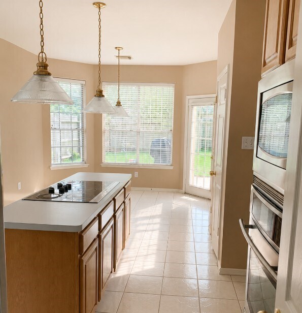 Building Photo - 6810 Springcrest Dr