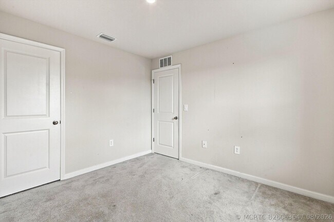 Building Photo - 484 Cherimoya St