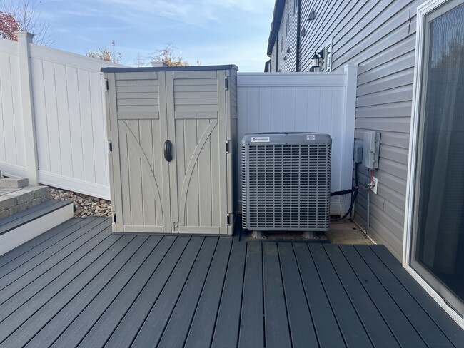 Building Photo - 77 Emanuel Ct