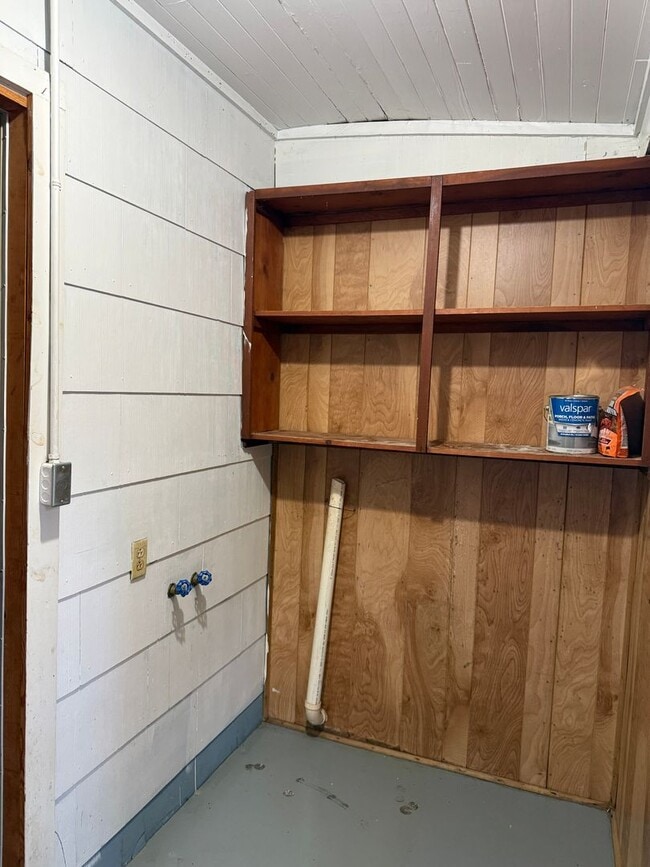 Building Photo - West Columbia