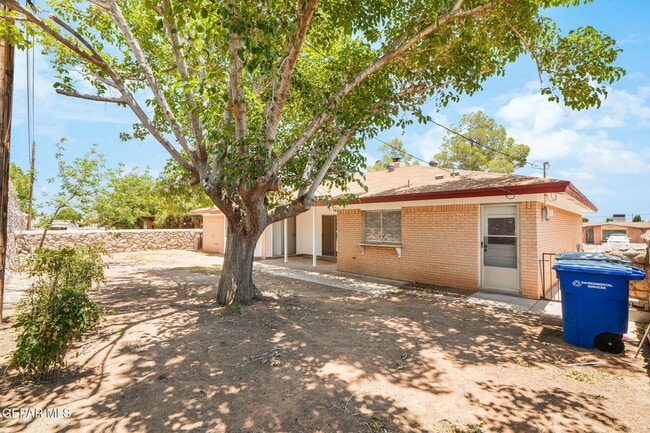 Building Photo - 10337 Galahad Way