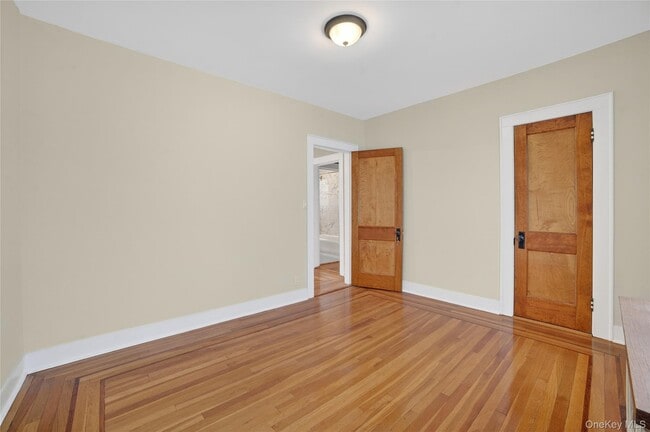 Building Photo - 47 Rossiter Ave