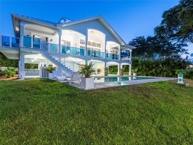Building Photo - 1080 NE Little River Dr