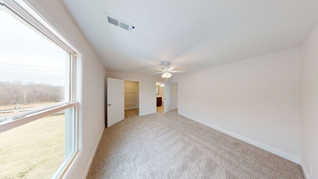 Building Photo - Spacious & Updated 3/2.5 Home Near Fort Ca...