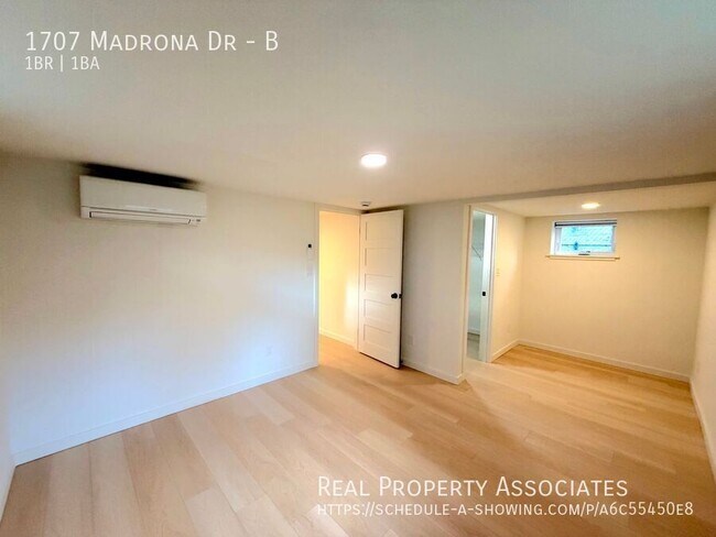 Building Photo - 1707 Madrona Dr